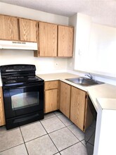 8730 N Sherman Cir in Miramar, FL - Building Photo - Building Photo