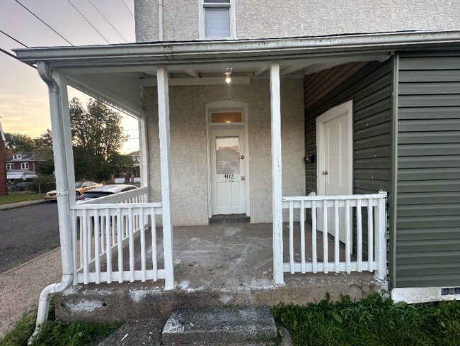 402 E Vine St in Stowe, PA - Building Photo - Building Photo