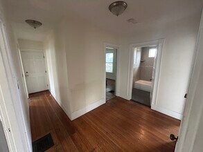 27 Albion St, Unit R in Somerville, MA - Building Photo - Building Photo