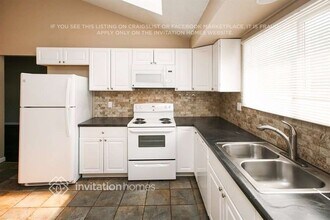19030 E Chaffee Pl in Denver, CO - Building Photo - Building Photo