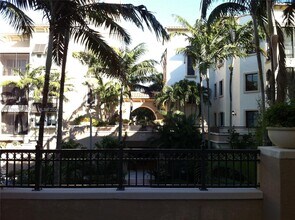 2925 NW 126th Ave in Sunrise, FL - Building Photo - Building Photo