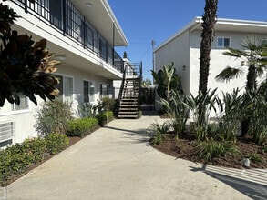 Downey North Apartments in Downey, CA - Foto de edificio - Building Photo