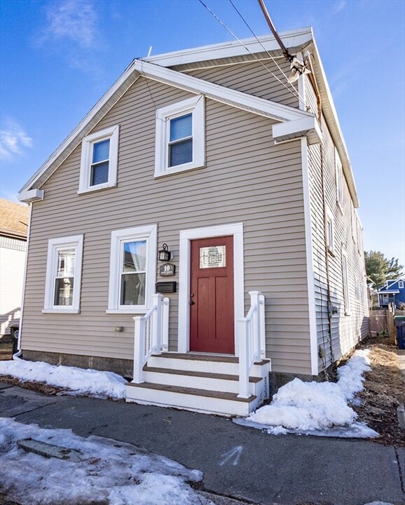 10 Pearl St in Salem, MA - Foto de edificio