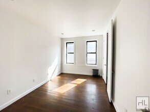410 Eastern Pkwy in Brooklyn, NY - Building Photo - Building Photo