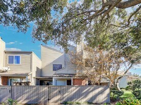 1617 S Kirkwood Rd in Houston, TX - Building Photo