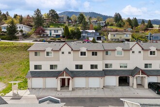 825 Crestmont Way in Missoula, MT - Building Photo - Building Photo