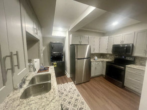 668 Cascade Ave SW in Atlanta, GA - Building Photo - Building Photo