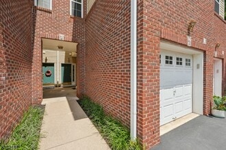3 Taft Ln in Morristown, NJ - Building Photo - Building Photo