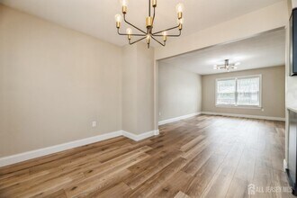 24 Delikat Ln in Sayreville, NJ - Building Photo - Building Photo