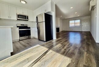 4247 Inglewood Blvd, Unit 4225-203 in Los Angeles, CA - Foto de edificio - Building Photo