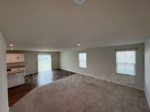 7183 Finley Crk Dr in Whitestown, IN - Building Photo - Building Photo