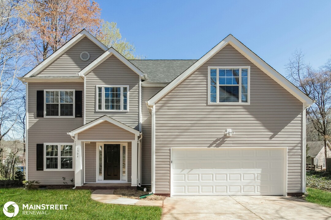 1504 Fallen Tree Ct in Charlotte, NC - Building Photo