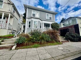 2209 Haste St, Unit 2209 in Berkeley, CA - Building Photo