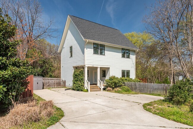 property at 1110 N Hyde Park Ave