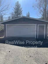 13222 OR-238 in Jacksonville, OR - Foto de edificio - Building Photo