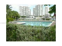 20904 Leeward Ct in Miami, FL - Foto de edificio - Building Photo