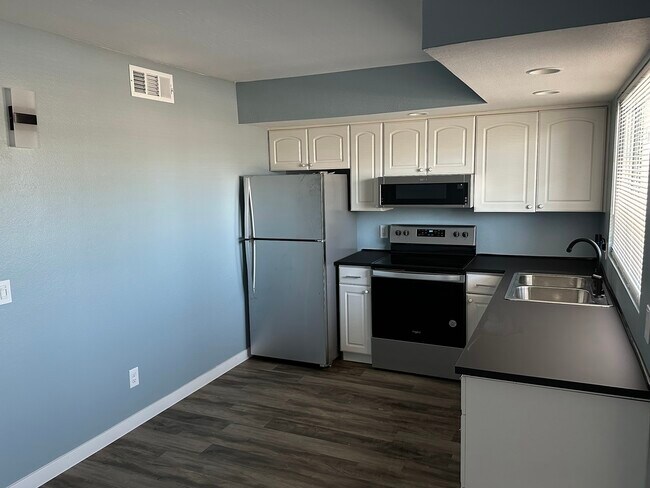 45 N Phyllis, Unit 204 in Mesa, AZ - Foto de edificio - Building Photo