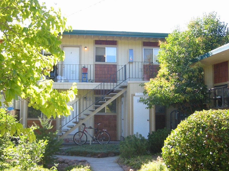 17660 Middlefield in Sonoma, CA - Building Photo