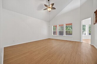 4123 Victoria Lakes Dr W in Jacksonville, FL - Building Photo - Building Photo