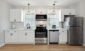 2429 W Cortland St in Chicago, IL - Building Photo - Building Photo