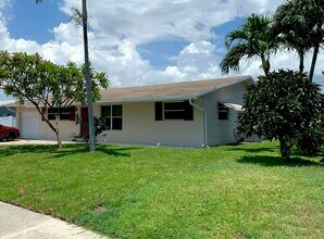 243 SW 4th St in Boca Raton, FL - Building Photo - Building Photo