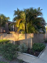 607 6th Ct in Palm Beach Gardens, FL - Building Photo