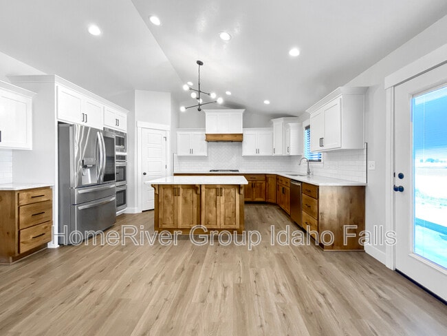 property at 1462 N 825 E