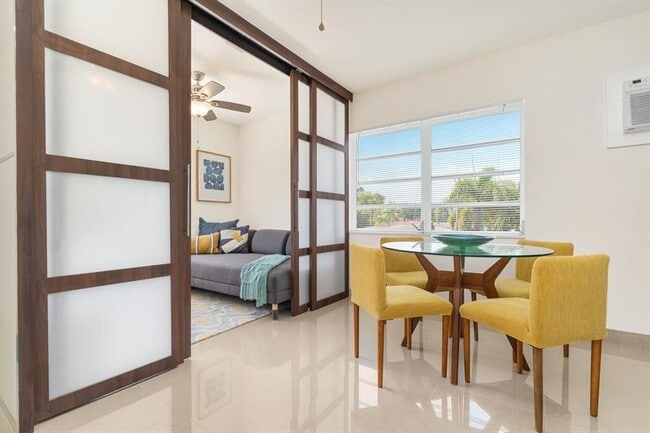 620 NE 2nd Ct in Hallandale Beach, FL - Building Photo - Building Photo