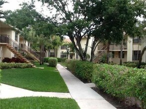 1238 S Military Trail in Deerfield Beach, FL - Building Photo - Building Photo