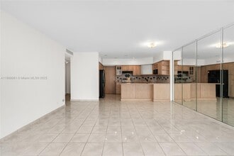 1408 Brickell Bay Dr in Miami, FL - Building Photo - Building Photo