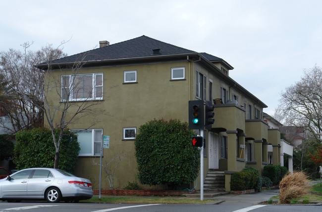 2722-2730 T St in Sacramento, CA - Foto de edificio - Building Photo