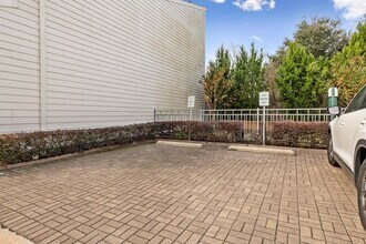 508 W Donovan St in Houston, TX - Building Photo - Building Photo