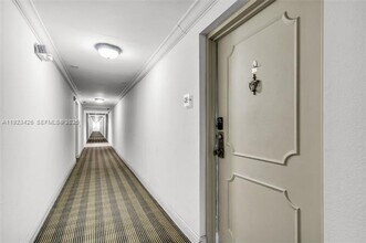 255 Galen Dr in Key Biscayne, FL - Building Photo - Building Photo