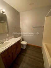 806 Olive St in Highland, IL - Building Photo - Building Photo