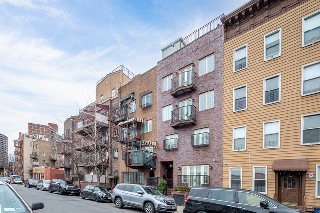 258 Heyward St in Brooklyn, NY - Building Photo - Building Photo