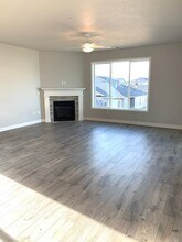 4700 Roark Dr in Richland, WA - Building Photo - Building Photo