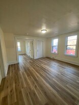 1031 Waugoo Ave in Oshkosh, WI - Building Photo