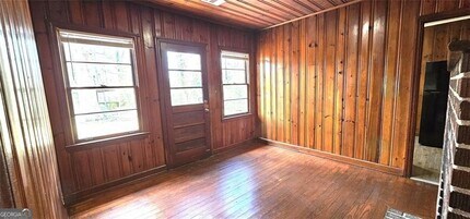 320 Adair St in Decatur, GA - Foto de edificio - Building Photo