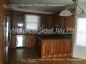 5 Windjammer Xing in Manorville, NY - Building Photo - Building Photo