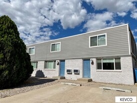 1747-1759 E 16th St in Loveland, CO - Building Photo