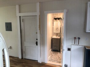 121 Cascadilla Ave in Ithaca, NY - Building Photo - Building Photo