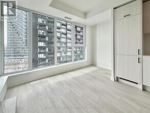 1 Quarrington Lane in North York, ON - Building Photo - Building Photo