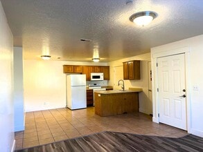 580 S Center St in Santaquin, UT - Building Photo - Building Photo