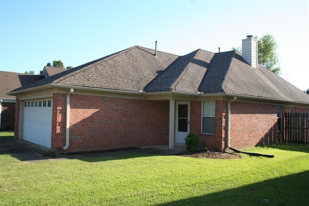 5497 Steffani Dr in Southaven, MS - Building Photo