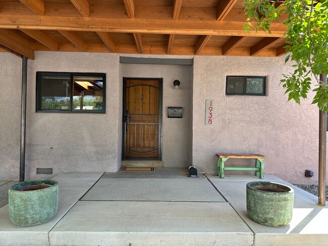 1938 San Ildefonso Rd in Santa Fe, NM - Building Photo - Building Photo