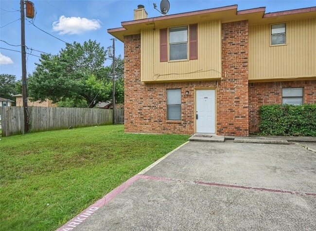 property at 3048 Tudor Ln
