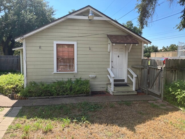 824 W Alice Ave, Unit 824 W Richard Ave