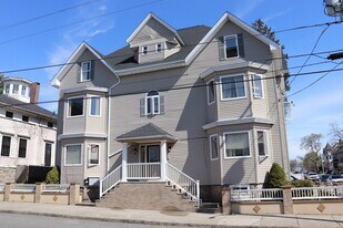 484 Walnut St in Fall River, MA - Building Photo