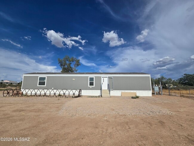 property at 5800 E Hermans Rd