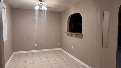 5753 Pinehurst Dr in Montgomery, TX - Building Photo - Building Photo